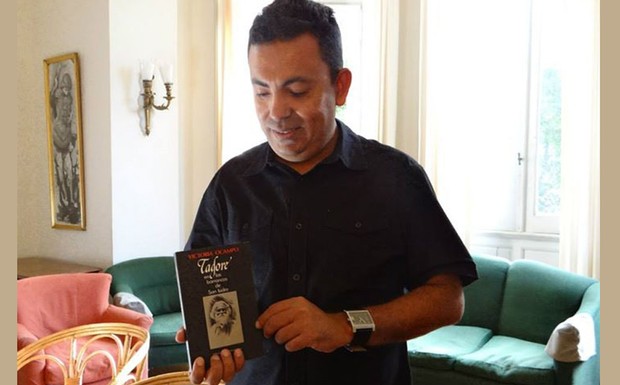 অভিজিৎ রায় (১২ সেপ্টেম্বর ১৯৭২ - ২৬ ফেব্রুয়ারি ২০১৫)